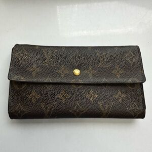 LV MONOGRAM  WALLET Authentic